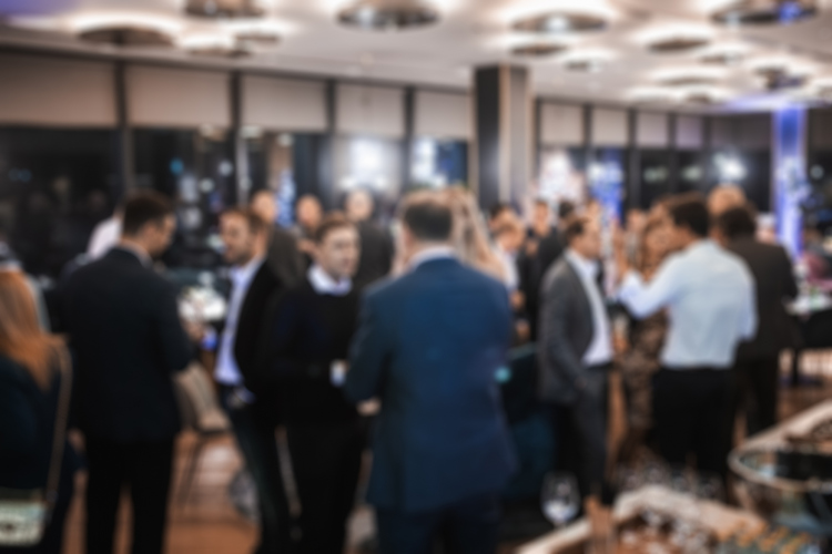 salle de restaurant privatisée pour un événement professionnel