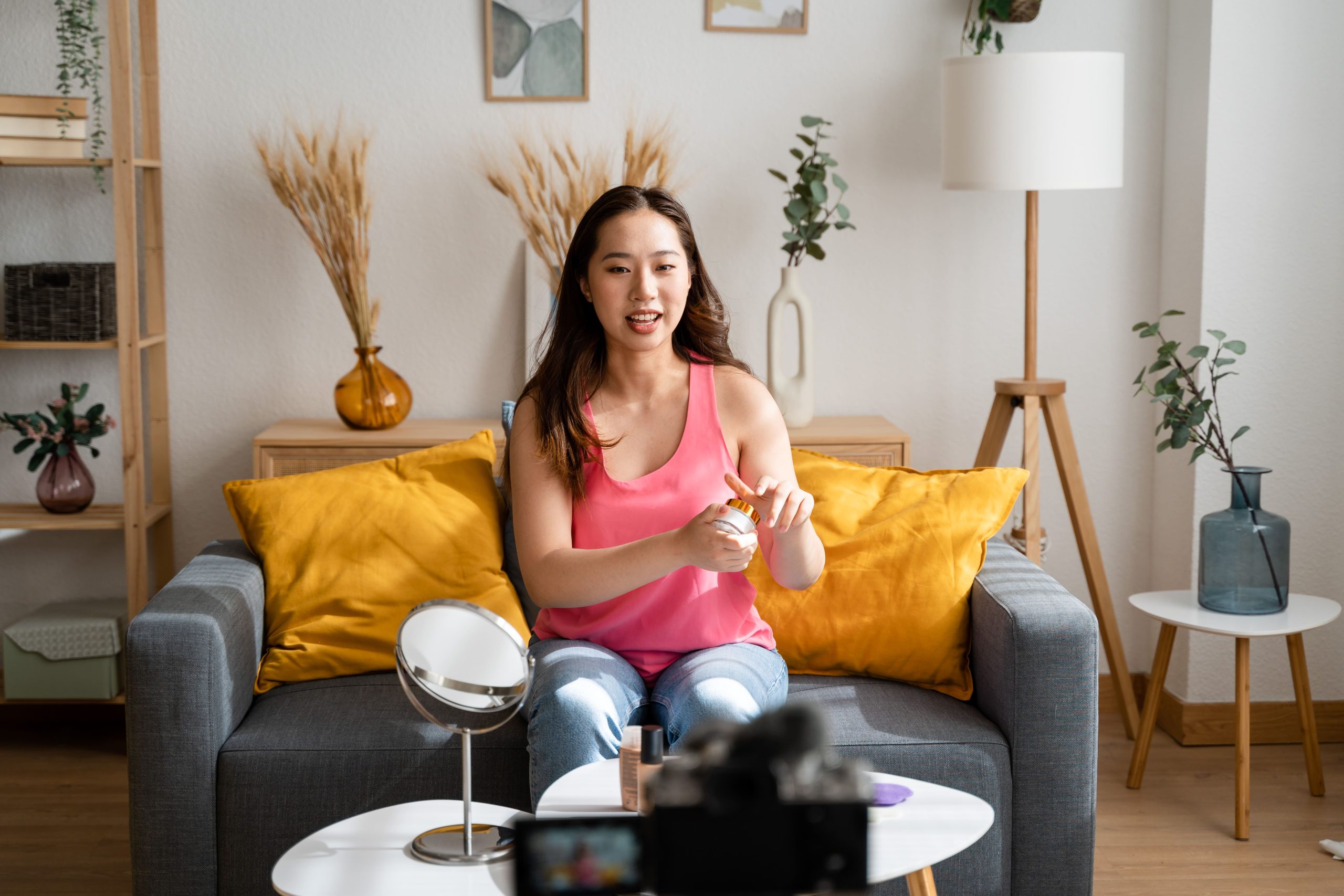 femme qui suit une formation pour créer du contenu